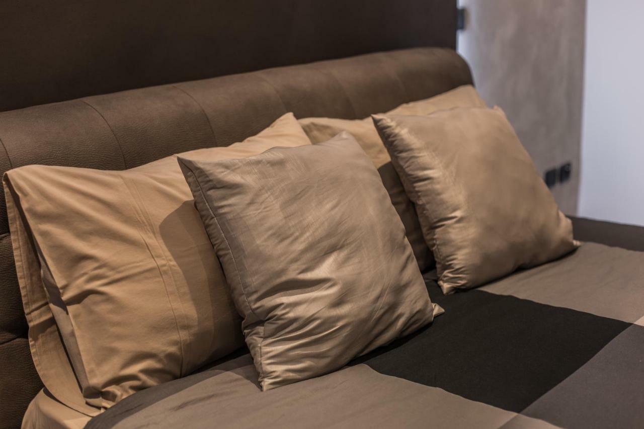 Suite 11 Near Duomo Milan Bagian luar foto